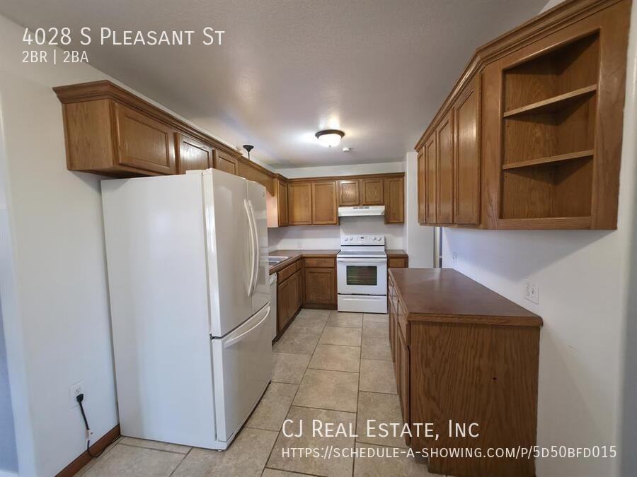 4028 S Pleasant St - Photo 3 of 11