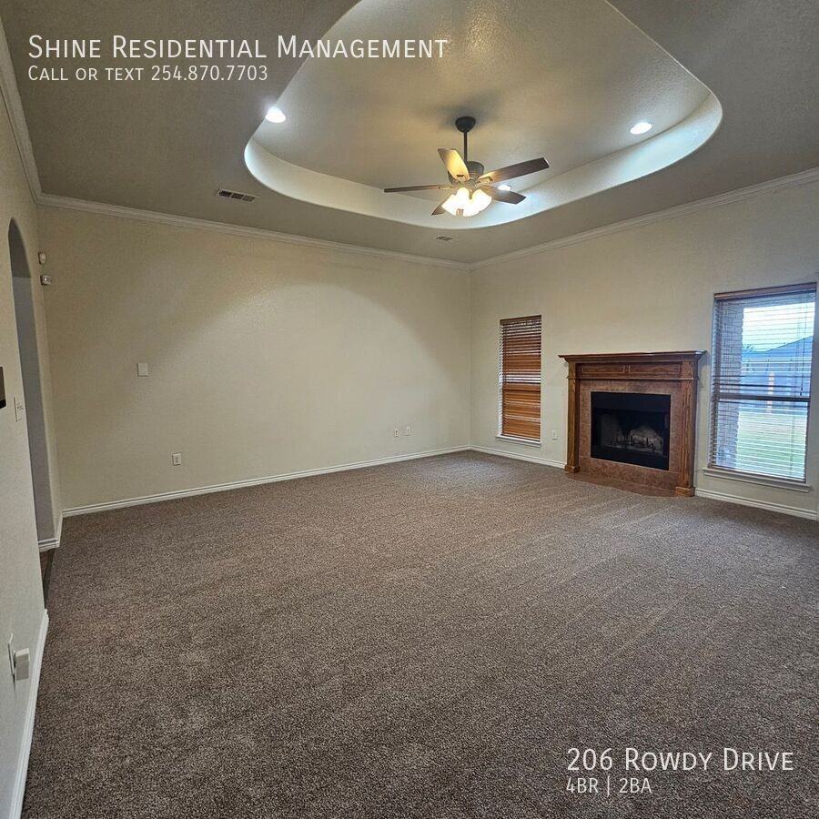 206 Rowdy Dr - Photo 2 of 15