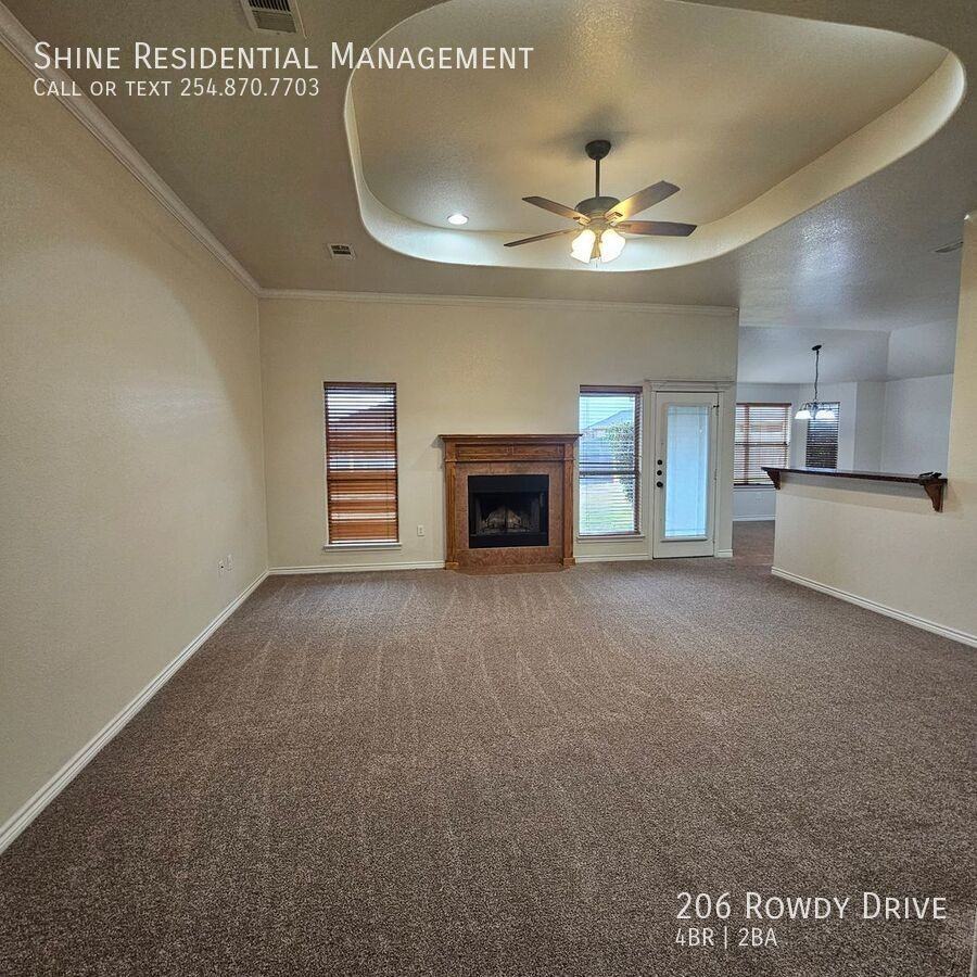 206 Rowdy Dr - Photo 3 of 15