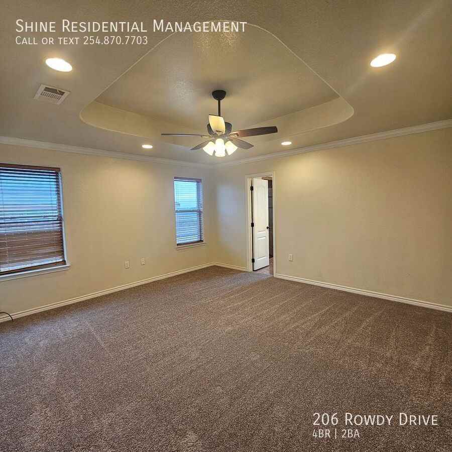 206 Rowdy Dr - Photo 6 of 15