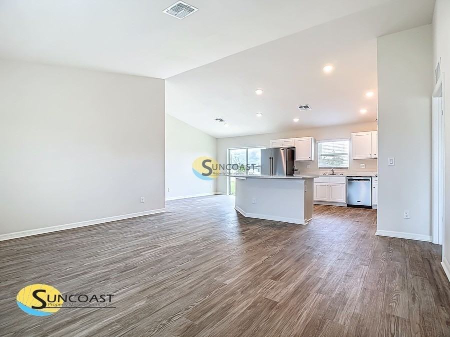 6251 N Whispering Dr - Photo 3 of 50