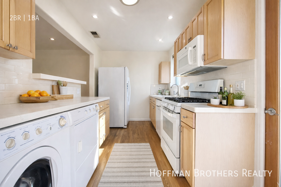 2822 11th St #1 - Photo 2 of 8