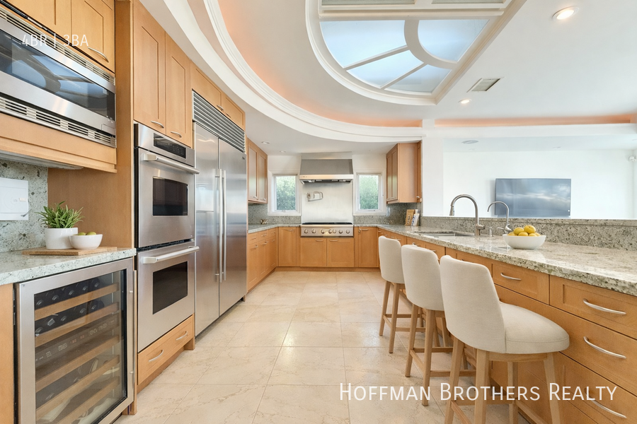 1148 Las Pulgas Rd - Photo 4 of 19