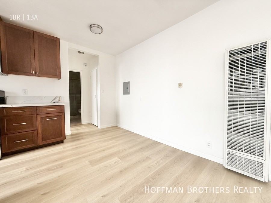 222 N Lake St #11 - Photo 2 of 6