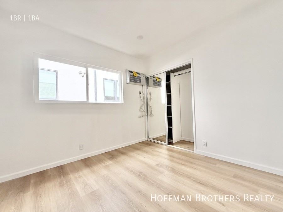 222 N Lake St #11 - Photo 4 of 6