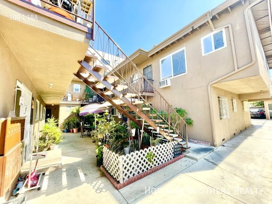 222 N Lake St #11 - Photo 6 of 6