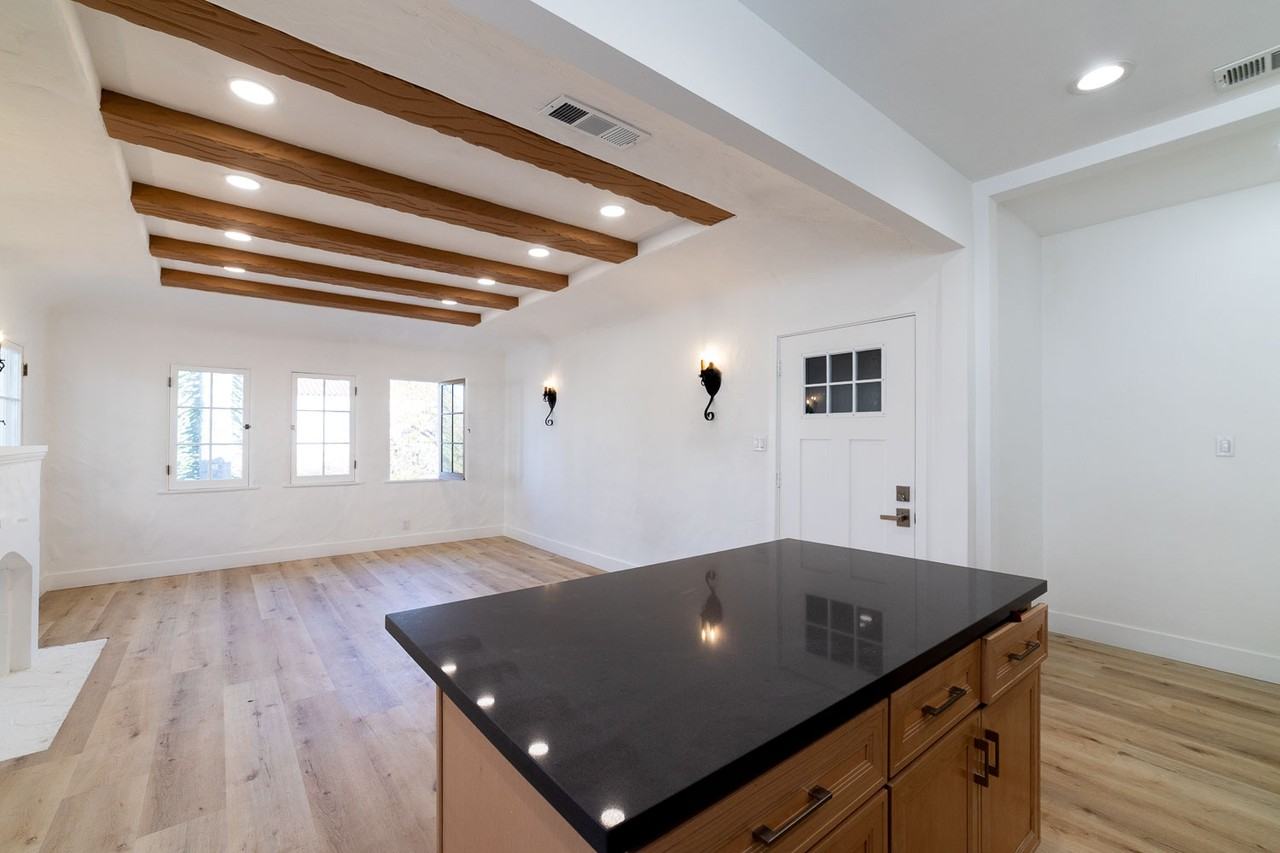 6218 Orange St - Photo 5 of 18