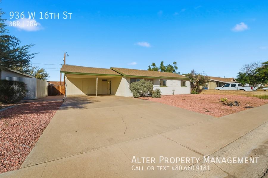 936 W 16th St - Photo 3 of 42