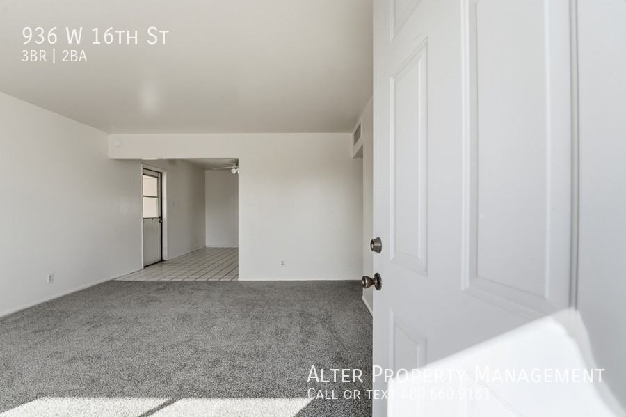 936 W 16th St - Photo 7 of 42