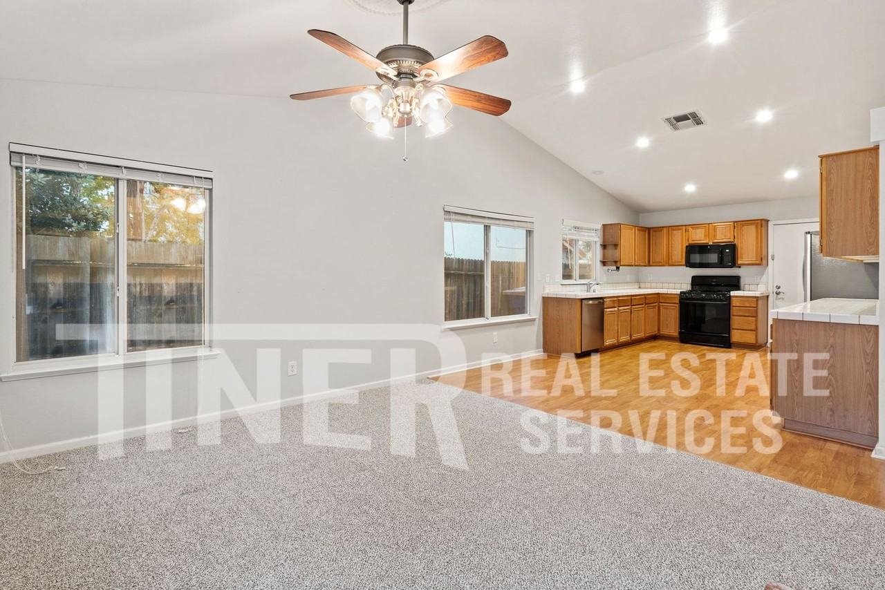 134 John Henry Cir - Photo 3 of 27