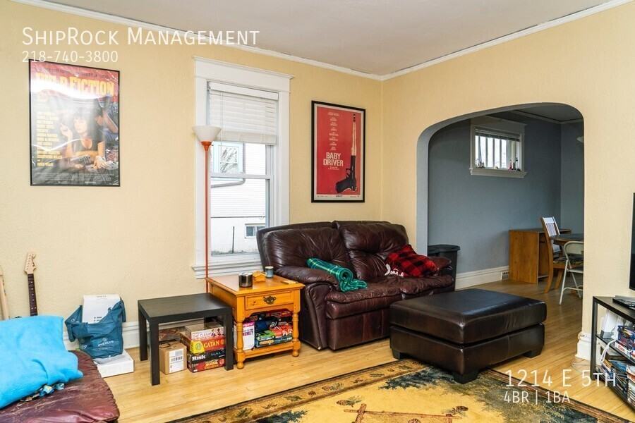 1214 E 5th St - Photo 5 of 11