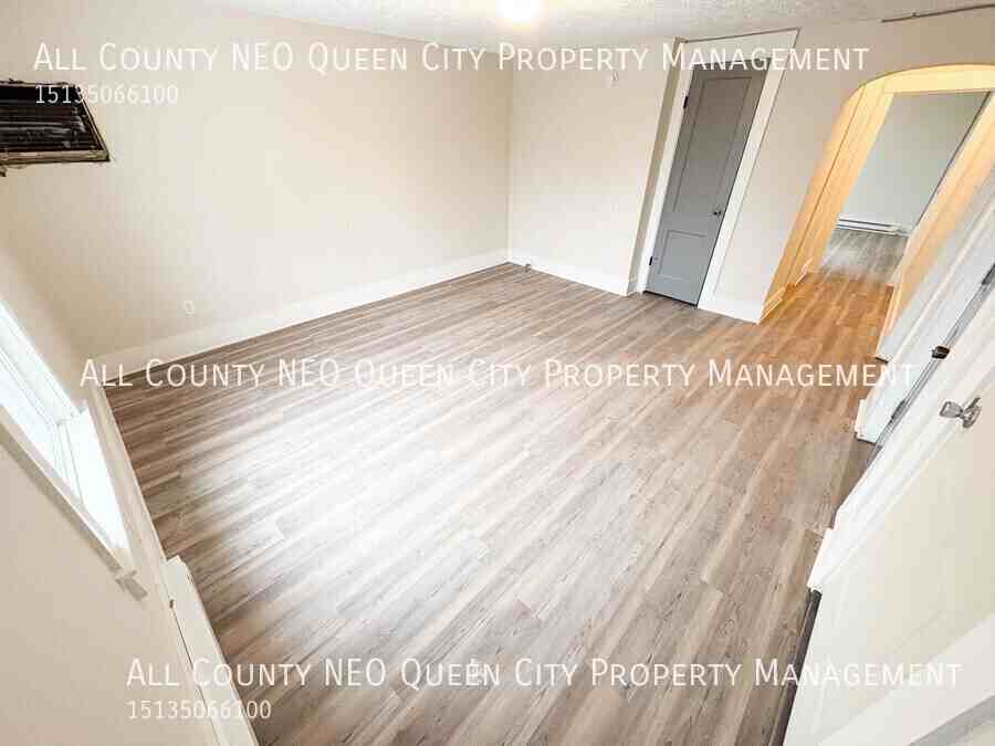 499 S Detroit St #6 - Photo 2 of 14