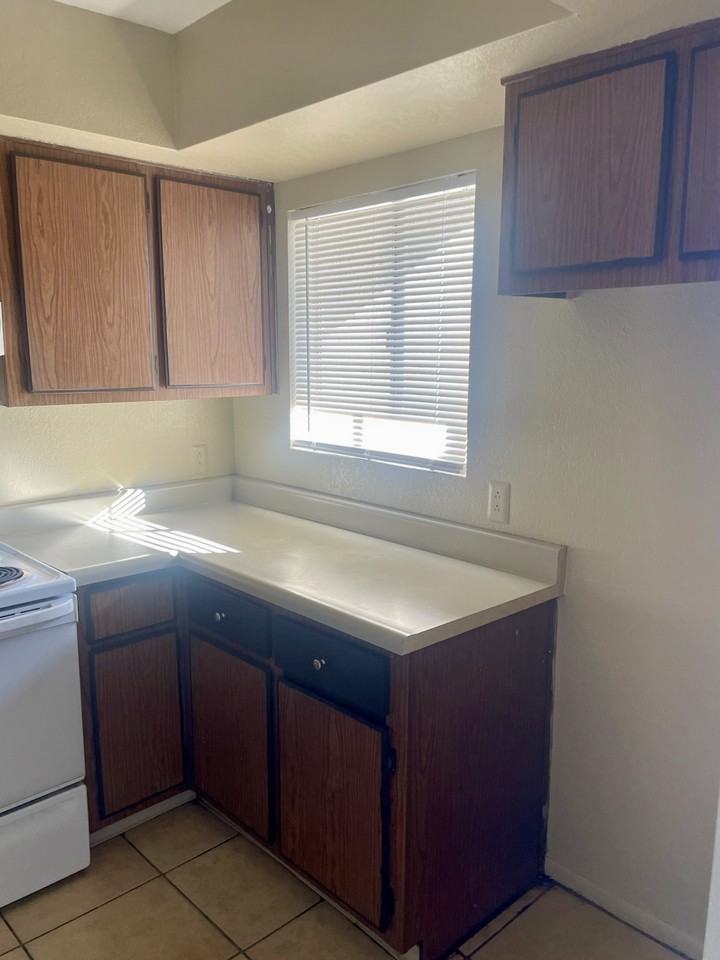 2846 E Kathleen Rd #103 - Photo 6 of 11