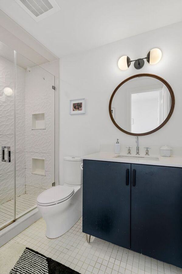 1012 Harvard St Nw #7 - Photo 6 of 27