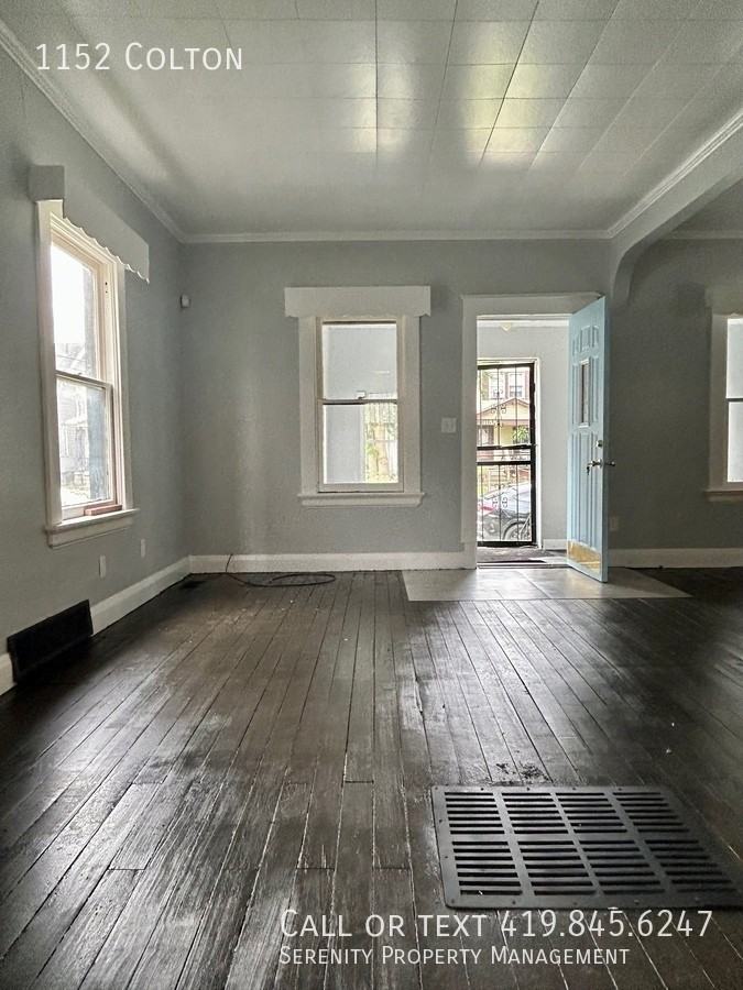 1152 Colton St - Photo 3 of 12