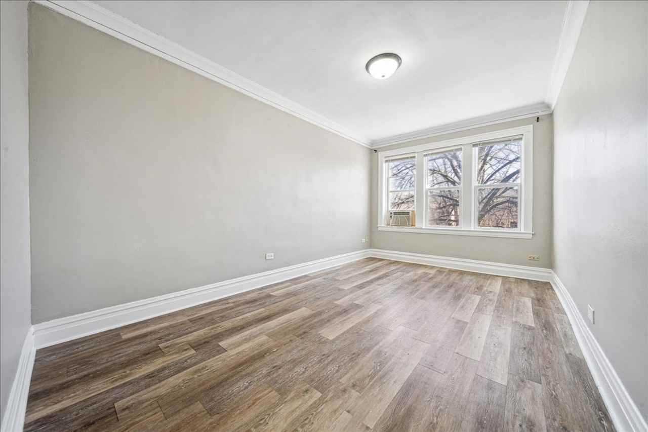 1940 Lombard Ave #3 - Photo 5 of 10