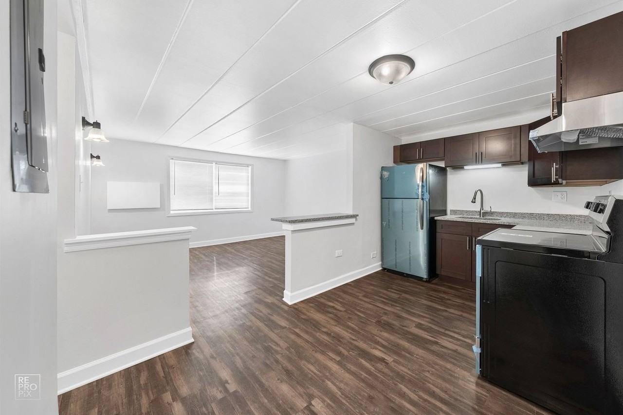 5129 W Roosevelt Rd #B8 - Photo 3 of 11