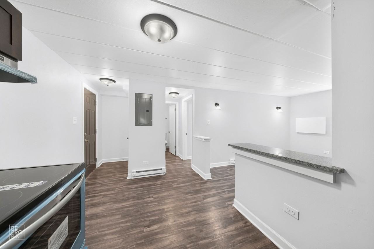 5129 W Roosevelt Rd #B8 - Photo 4 of 11