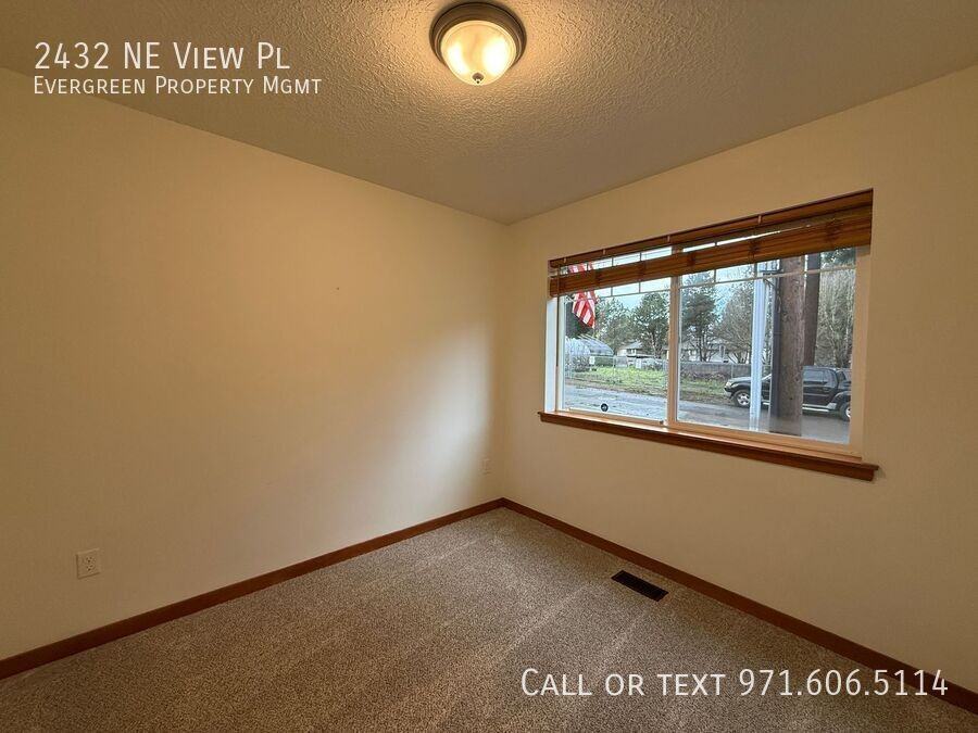 2432 Ne View Pl - Photo 6 of 47