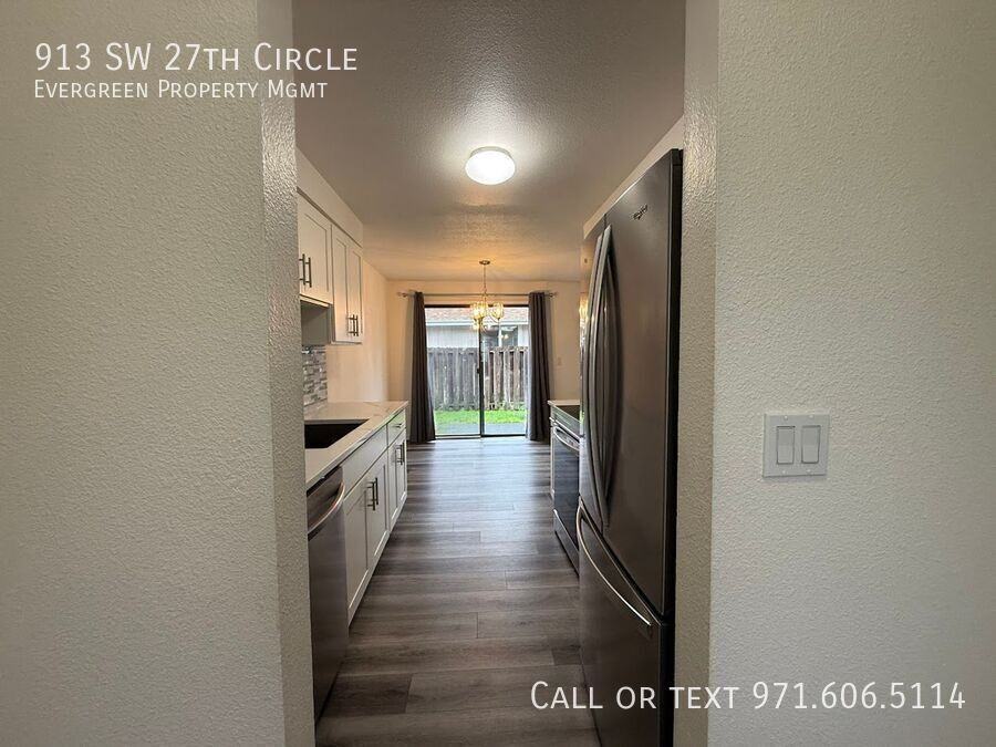 913 Sw 27th Cir - Photo 6 of 22