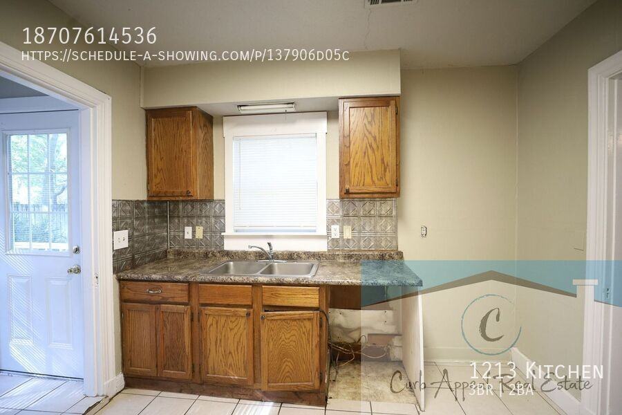 1213 Kitchen St - Photo 7 of 18