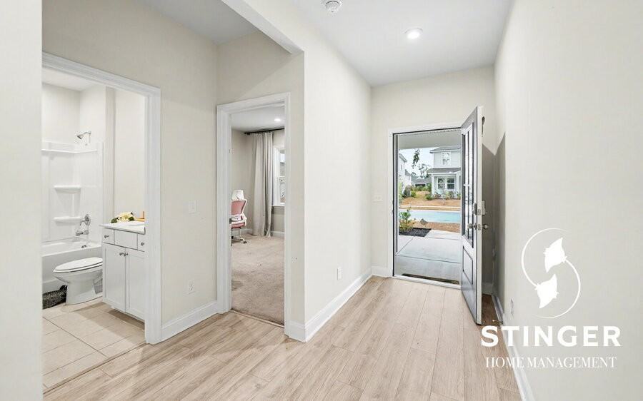 1170 Salem Bay Dr - Photo 4 of 35