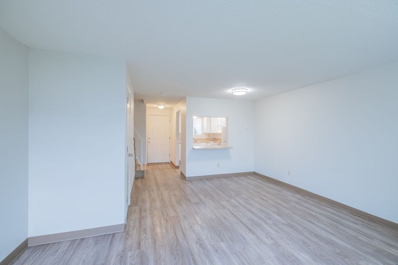 2728 Lancaster Dr Se #14 - Photo 5 of 15