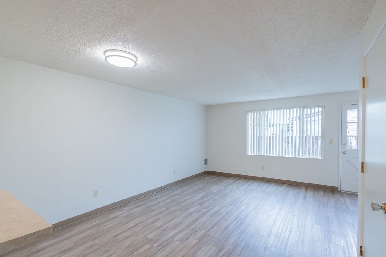 2728 Lancaster Dr Se #14 - Photo 6 of 15