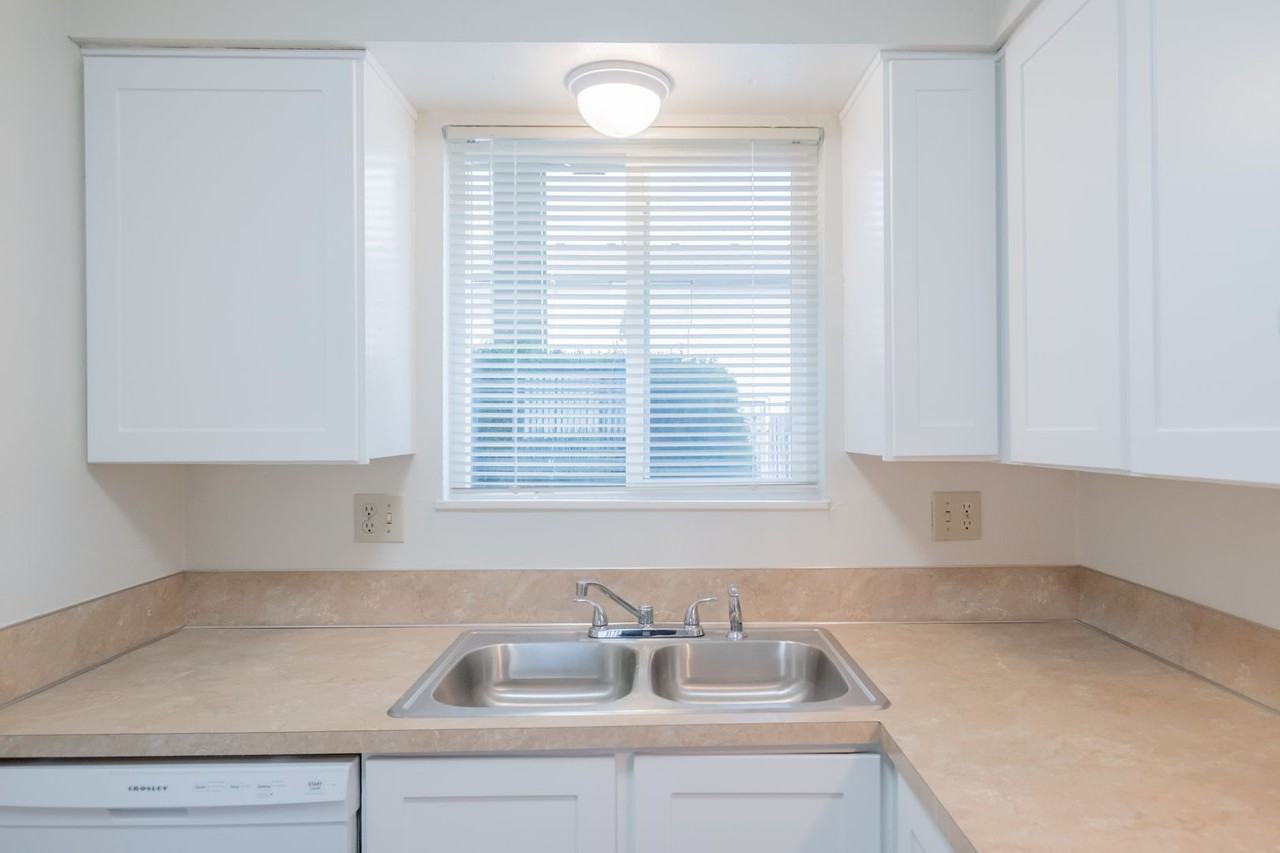 2728 Lancaster Dr Se #14 - Photo 7 of 15