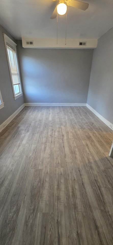 3110 Oakfield Ave - Photo 3 of 12