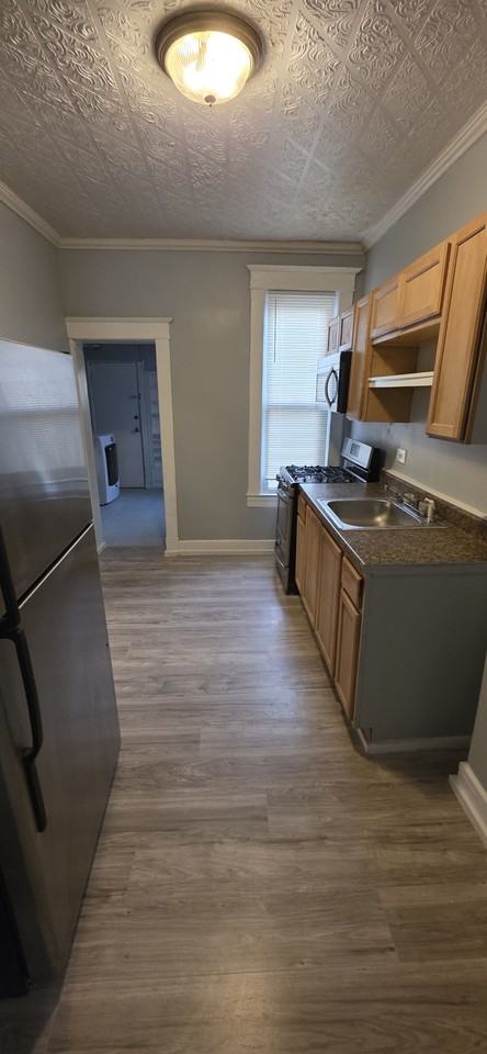 3110 Oakfield Ave - Photo 4 of 12