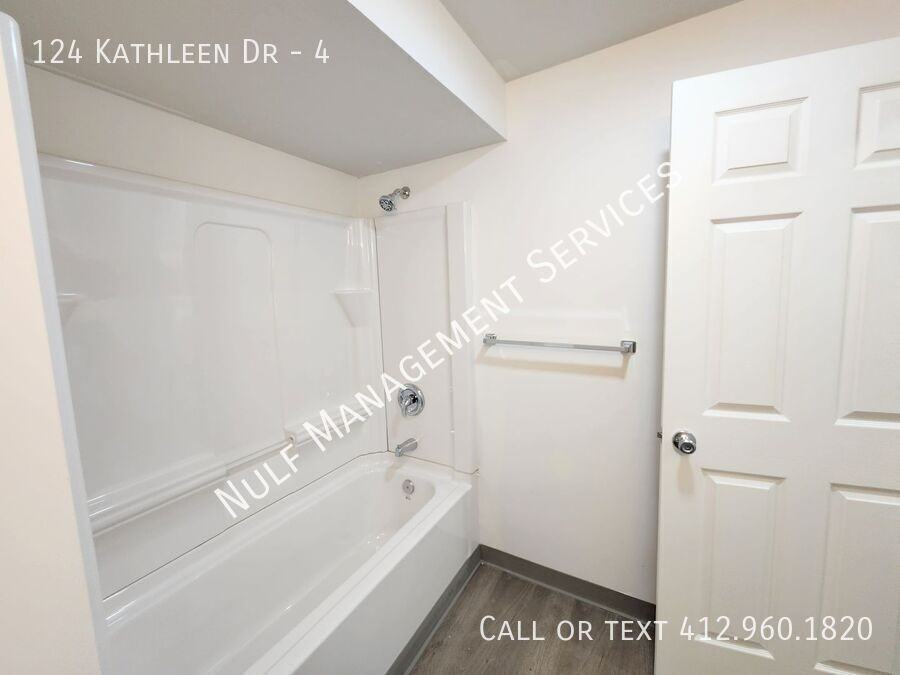 KATHLEEN & #4 - Photo 3 of 7