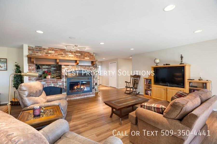 1227 Fairway Dr Ne - Photo 7 of 28