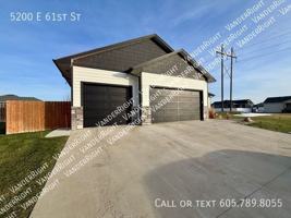 featured image of 5200 E 61st St