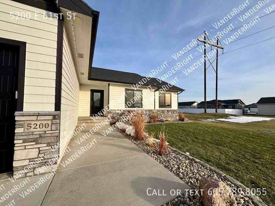 5200 E 61st St - Photo 3 of 31