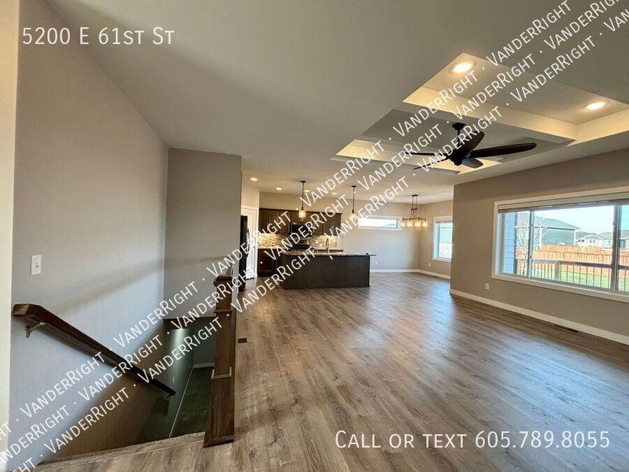 5200 E 61st St - Photo 4 of 31