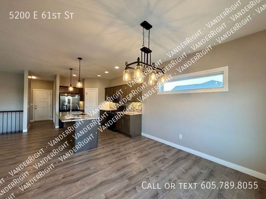 5200 E 61st St - Photo 6 of 31