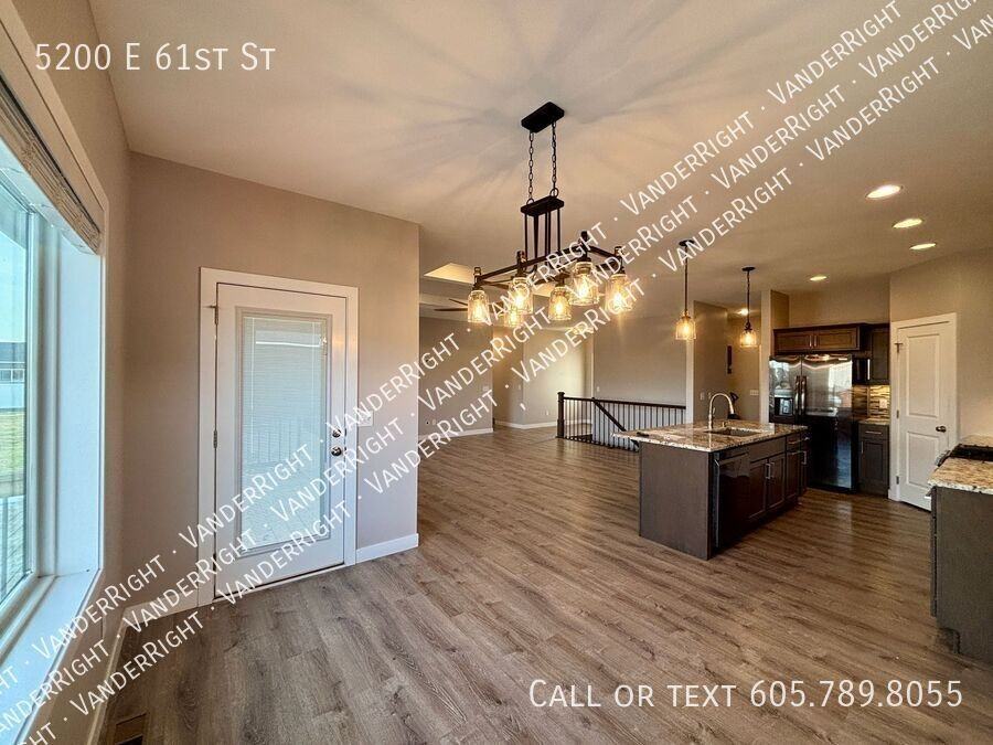 5200 E 61st St - Photo 7 of 31