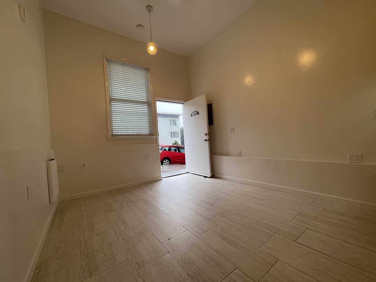 4646 Balboa St - Photo 7 of 12
