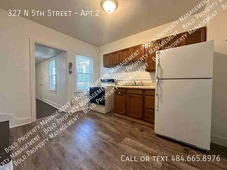 327 N 5th St #2 - Photo 3 of 9