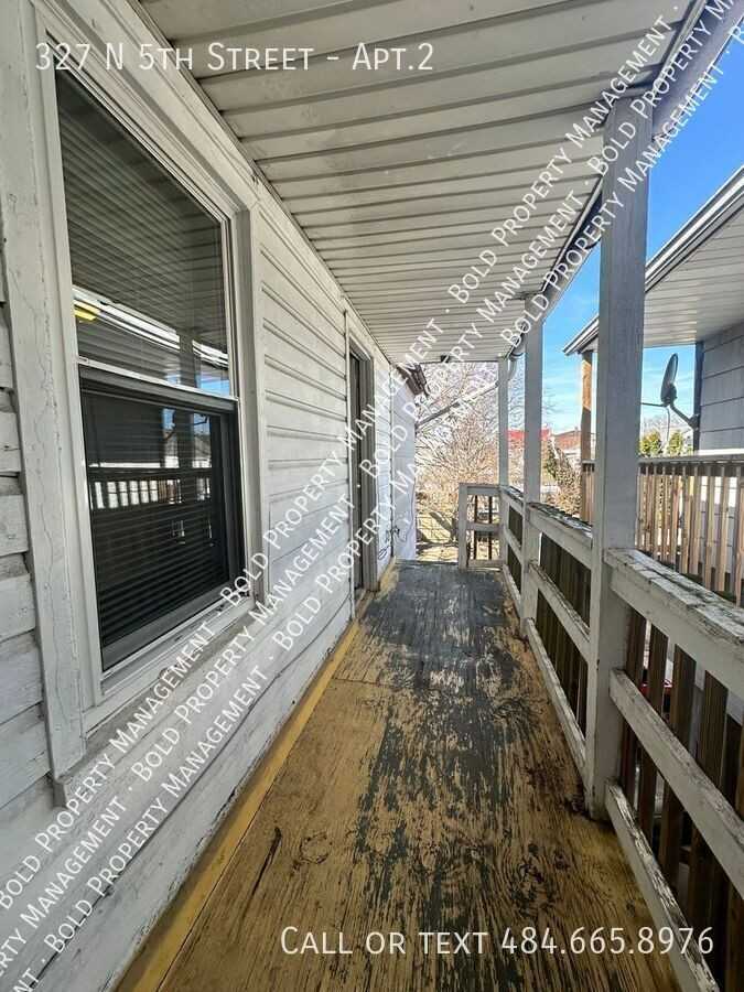327 N 5th St #2 - Photo 6 of 9