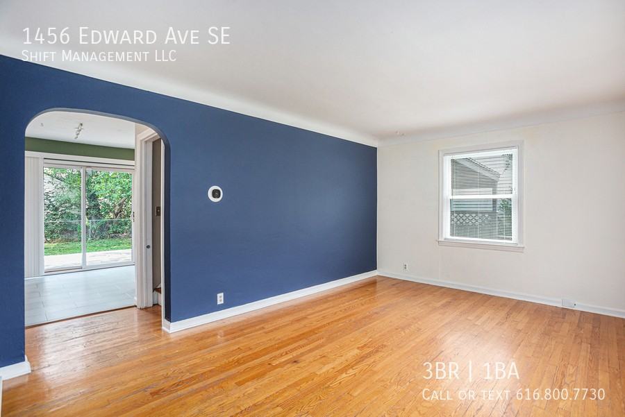 1456 Edward Ave Se - Photo 2 of 15