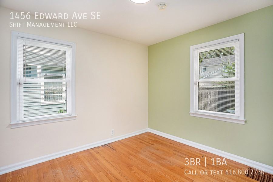 1456 Edward Ave Se - Photo 7 of 15