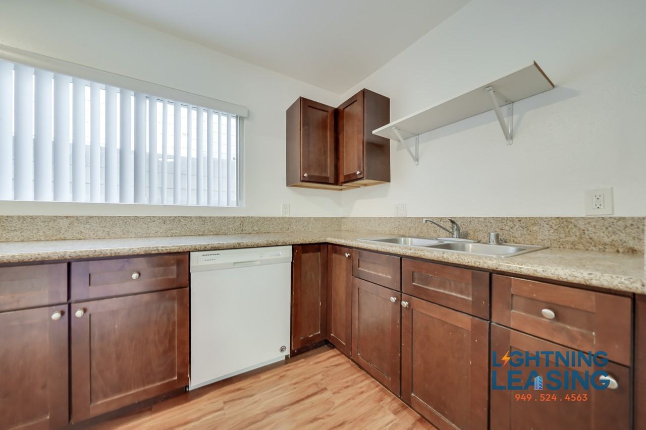 6635 Etiwanda Ave #20A - Photo 2 of 16