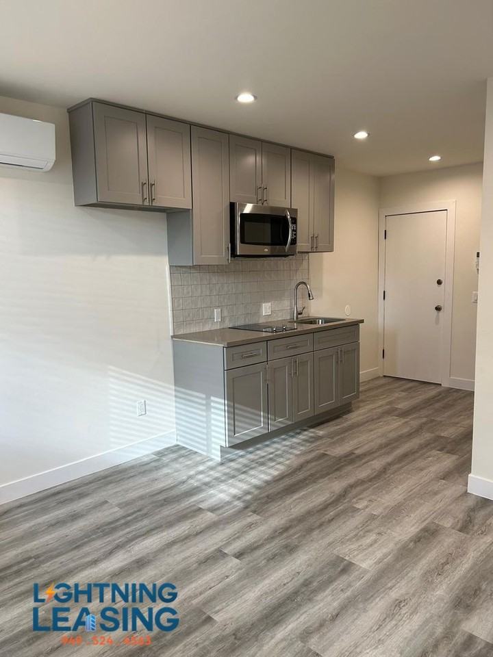 8144 Langdon Ave #117C - Photo 5 of 9