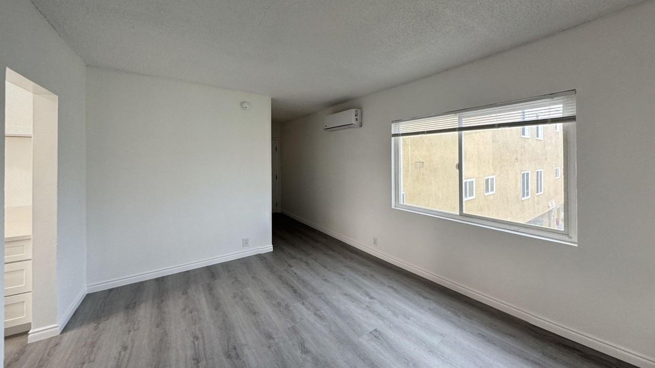 1731 Pico Blvd #24 - Photo 2 of 12