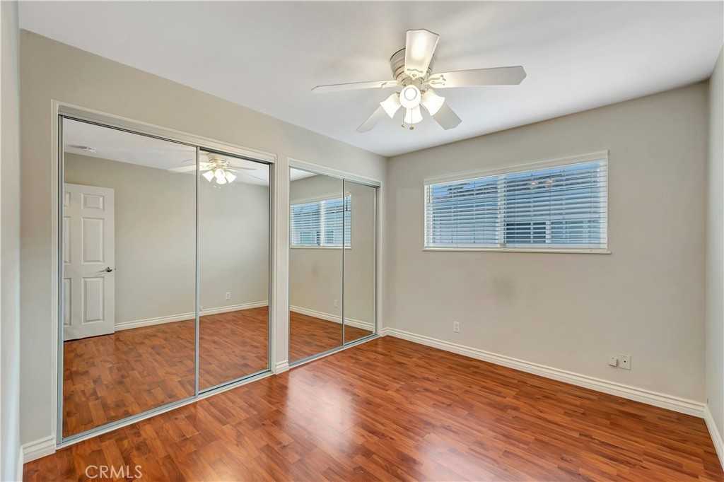 605 20th St #605C - Photo 4 of 25