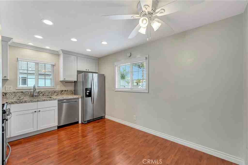 605 20th St #605C - Photo 7 of 25