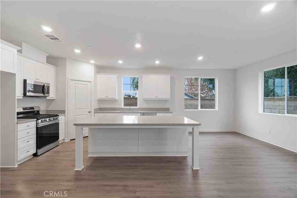 34222 Travis Ln #34222 - Photo 3 of 24