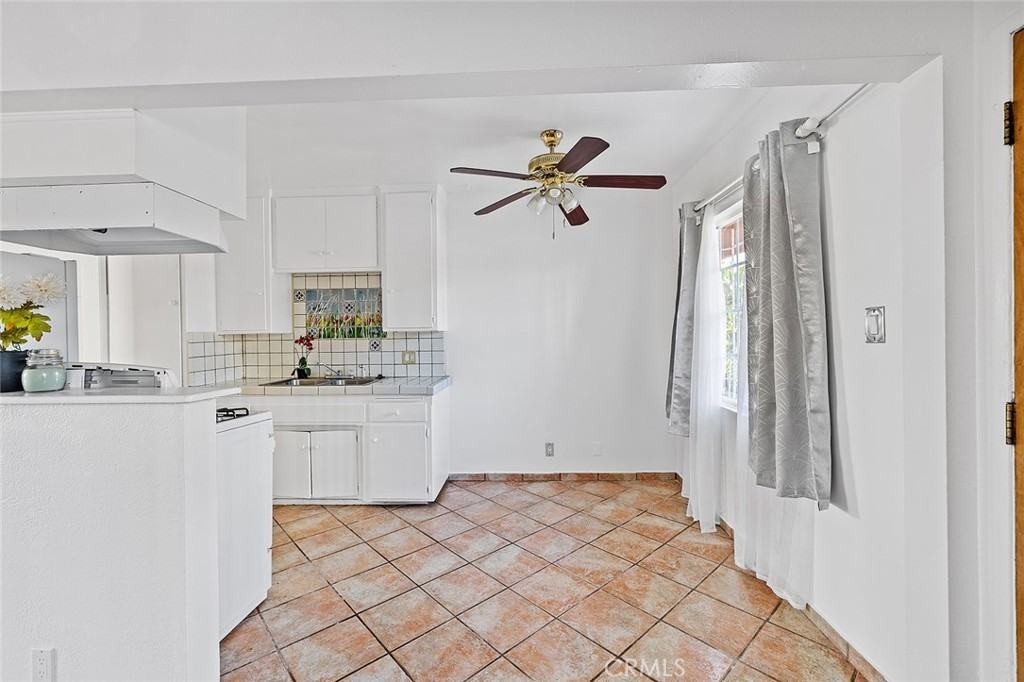 330 W Laurel St #330C - Photo 2 of 17